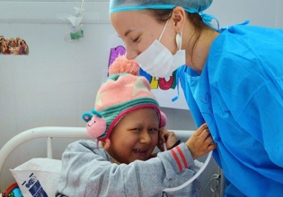 危地马拉医疗-自2003年以来，超过20,000名快乐志愿者＂>
                 </div></a>
               </div>
               <div class=