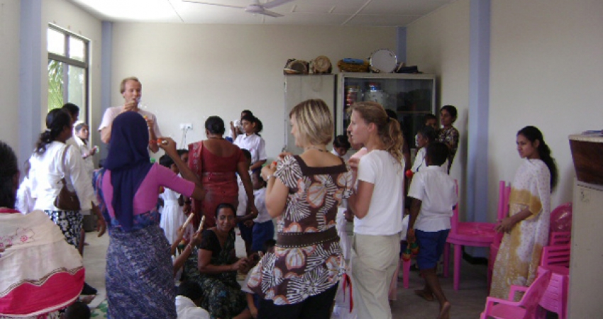 教英语斯里兰卡-自2006年以来超过22000名快乐志愿者