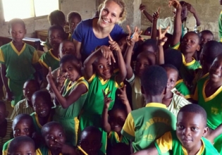 加纳英语教学-自2003年以来，超过20,000名快乐志愿者