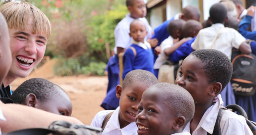 加纳孤儿院义工-自2006年起超过22,000名快乐义工