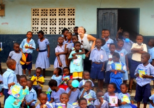 肯尼亚孤儿院志愿者-自2006年以来，超过22,000名快乐志愿者