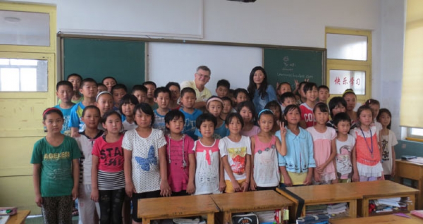 在中国教英语——自2003年以来，超过2万名快乐志愿者