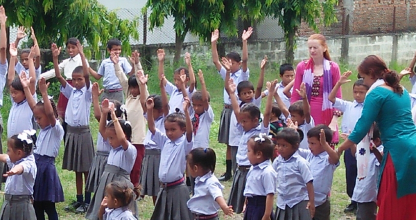 尼泊尔支教——1998年至今，得到18000名志愿者的信任