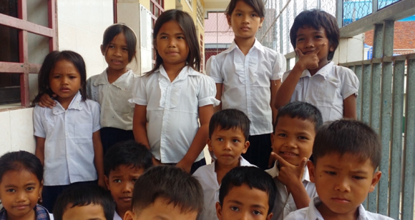 自1998年起在泰国支教英语，受到18000名志愿者的信赖