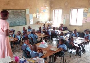 加纳志愿者英语教学——自1998年以来得到18000名志愿者的信任