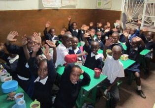 肯尼亚志愿者英语教学——自1998年以来得到18000名志愿者的信任