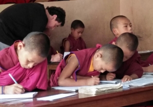 在尼泊尔教佛教僧侣实习-自2003年以来最低的费用和信任”>
                 </div></a>
               </div>
               <div class=