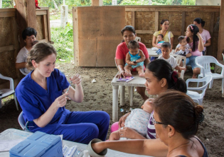 菲律宾农村医疗志愿服务
