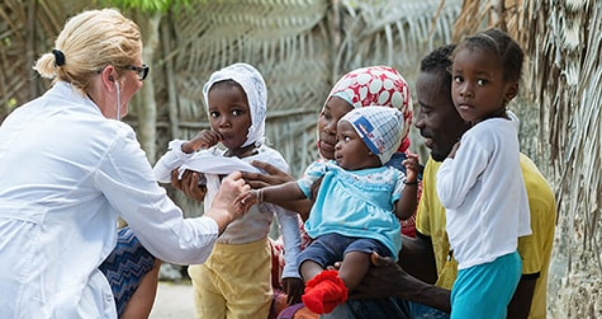 在加纳当医生志愿者