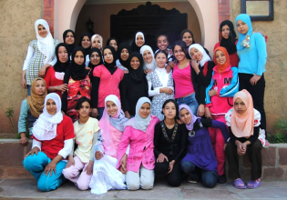 为摩洛哥女孩提供教育支持