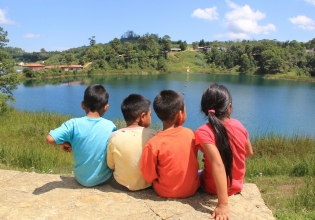 危地马拉:玛雅志愿者的孩子们