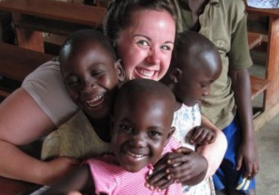 为乌干达农村的儿童和家庭带来希望