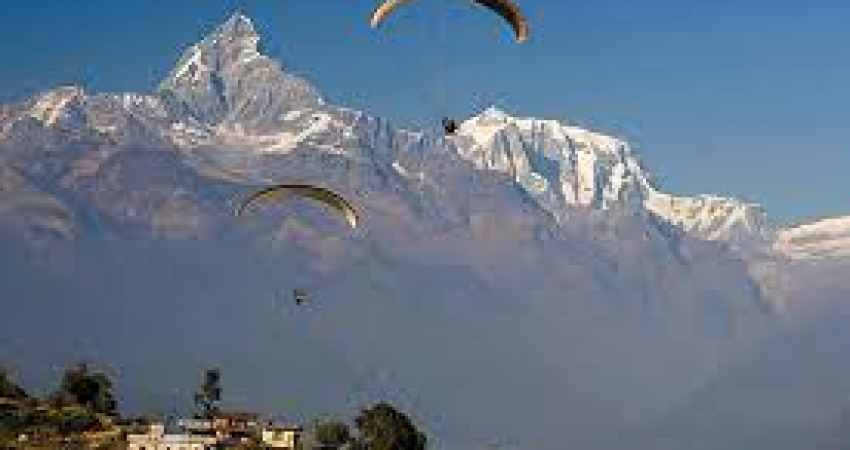 尼泊尔的滑翔伞